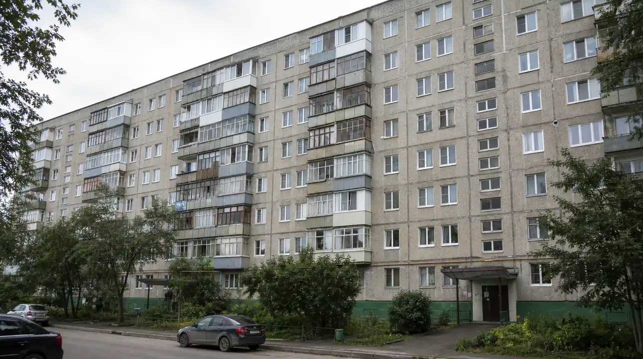 На улице Гафури в Уфе меняют трубы: горячую воду не отключат, но движение сужают до сентября